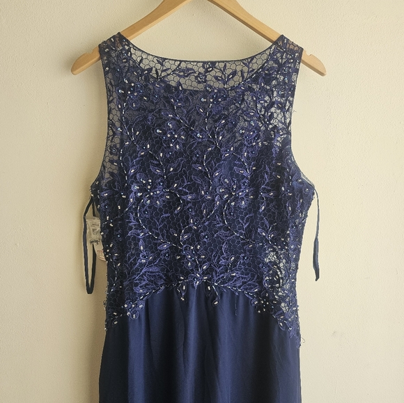 Mac Duggal Navy Blue Prom Dress - Picture 11 of 13